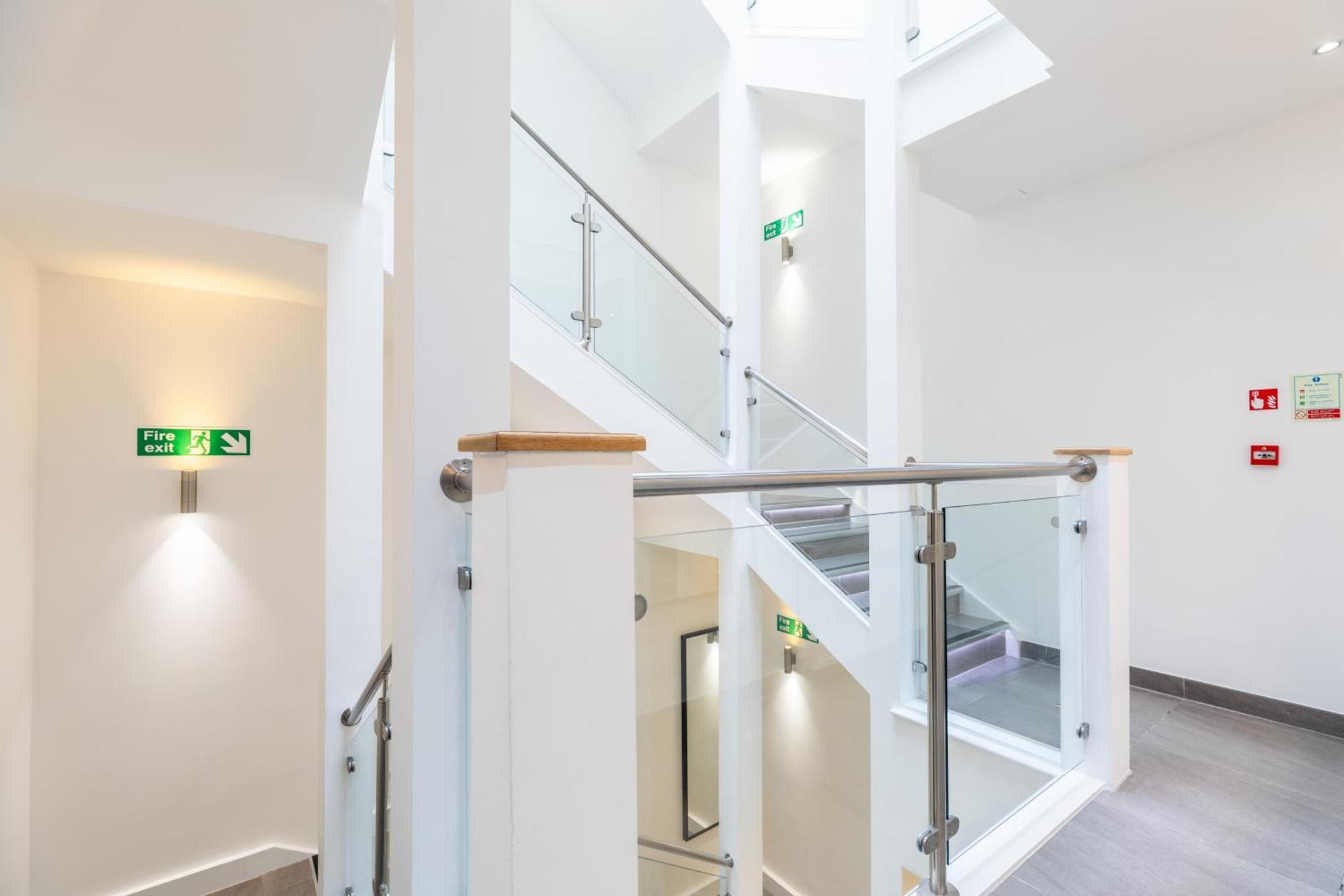 Clarges- Hsk Suites ลอนดอน ภายนอก รูปภาพ