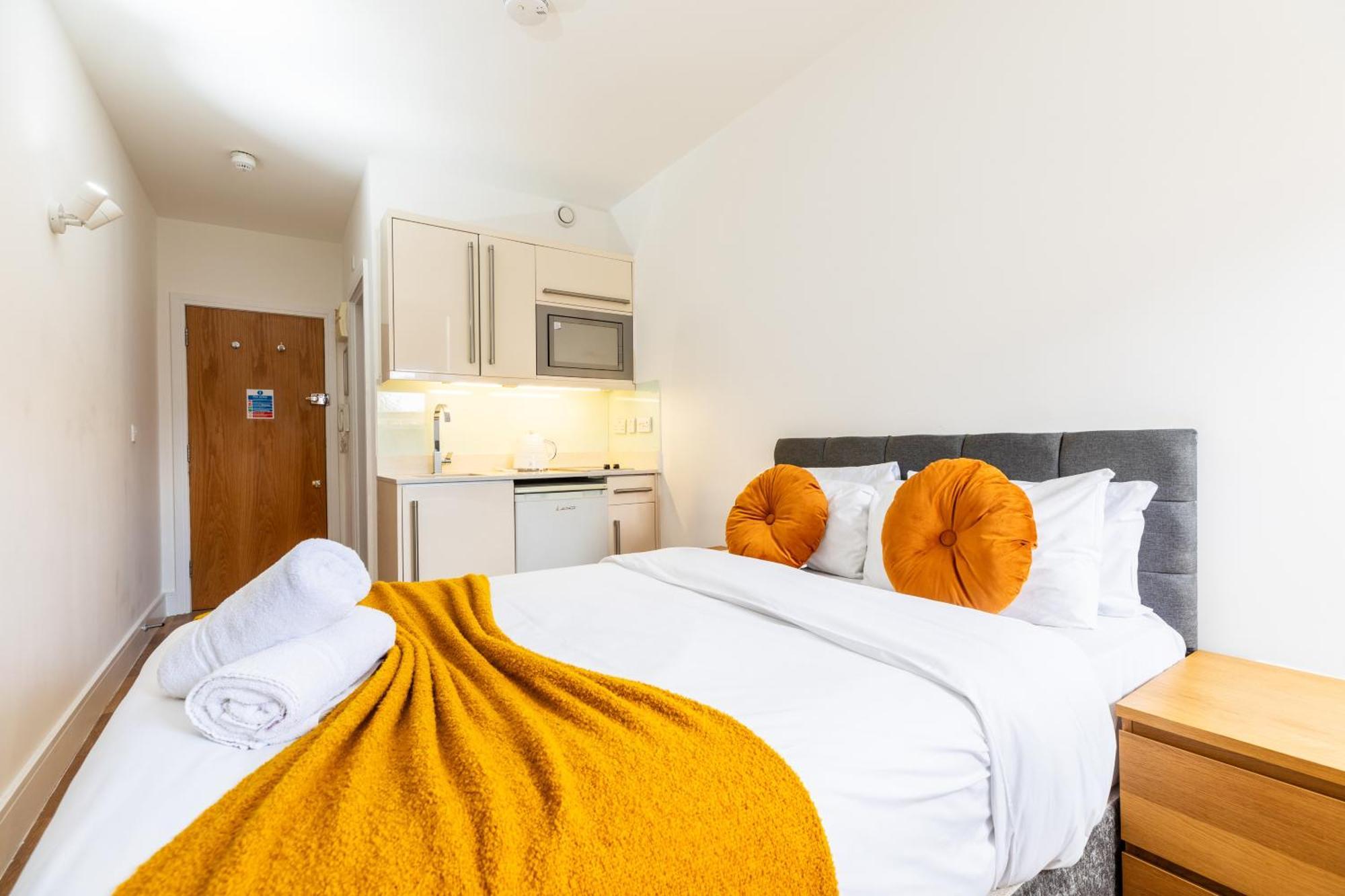 Clarges- Hsk Suites ลอนดอน ภายนอก รูปภาพ
